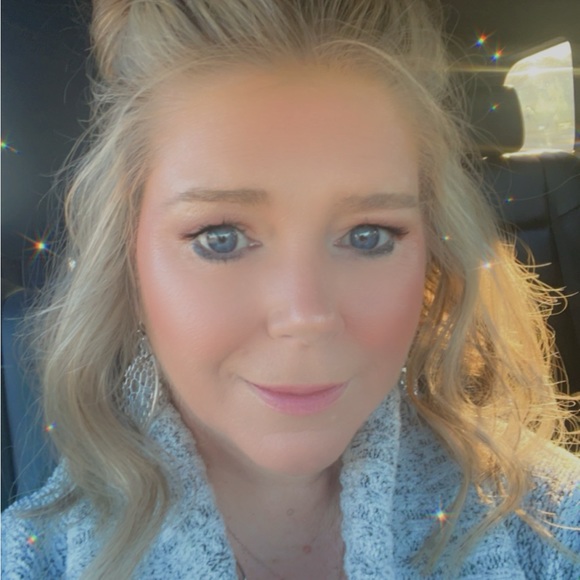 Meet your Posher, Leslie - Picture 1 of 1